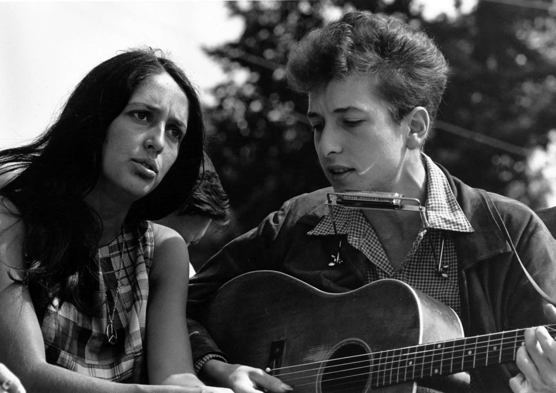Joan Baez und Bob Dylan - Bild: National Archives at College Park [Public domain]
