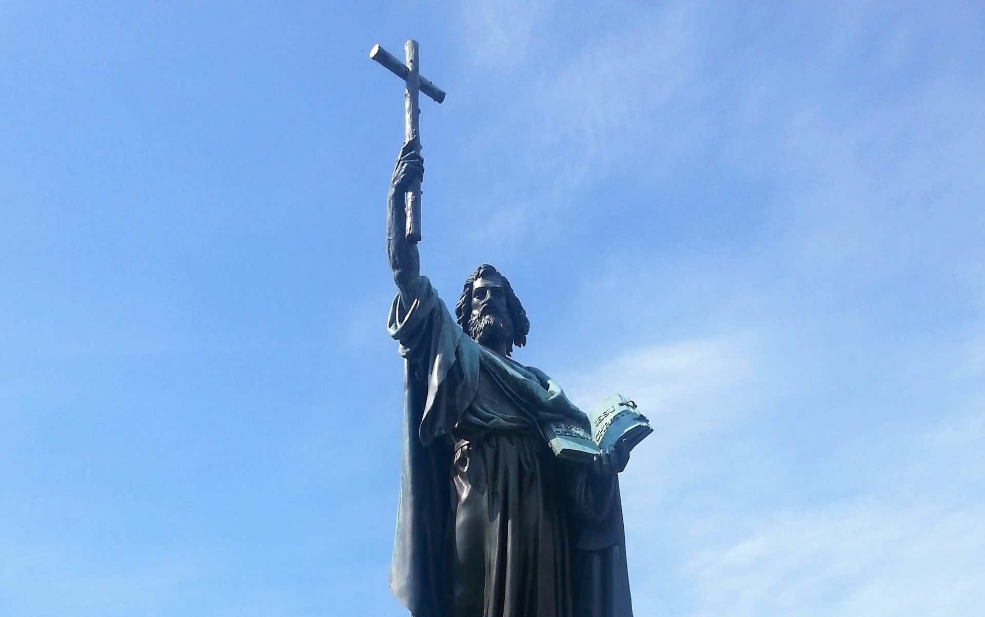 Bild: Bonifatius in Fulda (größer als Luther in Eisenach)