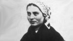 Bernadette Soubirous (1863). Ihr erschien die Muttergottes zwischen dem 11. Februar und dem 16. Juli 1858 | Bild: Billard-Perrin, Public domain, via Wikimedia Commons